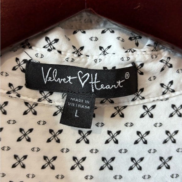 Velvet Heart Black and White Floral Shirt Goog condición - Picture 3 of 5